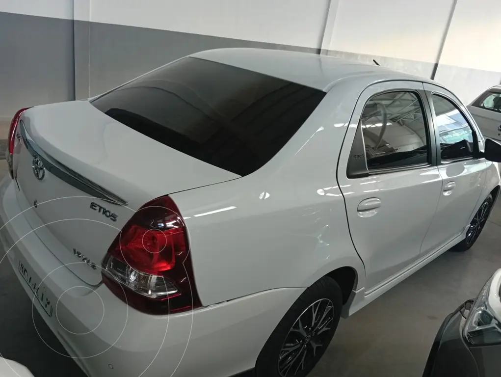 Toyota Etios Sedán Xls Aut (1496 Cc) 2023 - foto 3