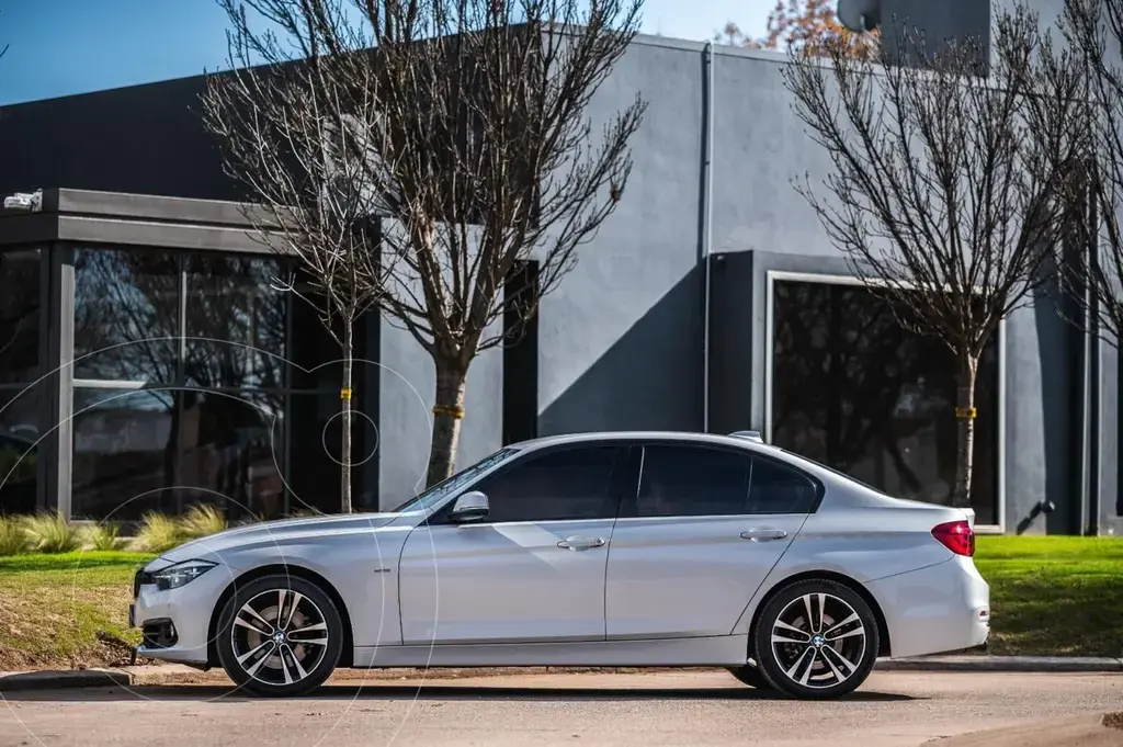 Bmw Serie 3 Sedán 330I Sport Line (1997 Cc) 2017 - foto 4