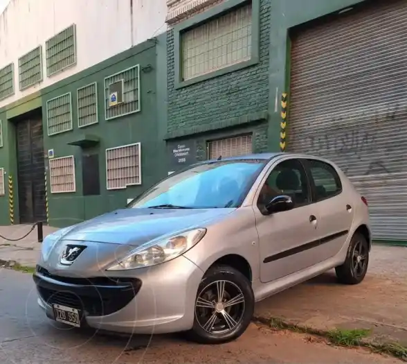 Peugeot 207 Compact 1.4 Xr 5P  2010 - foto 1
