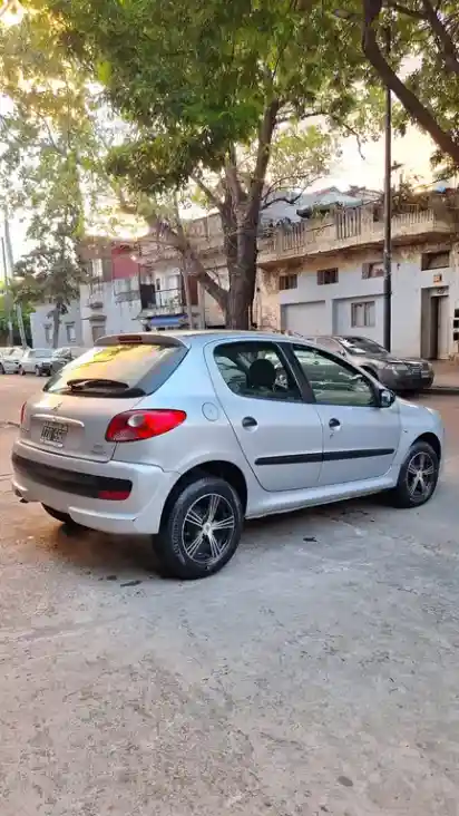 Peugeot 207 Compact 1.4 Xr 5P  2010 - foto 4