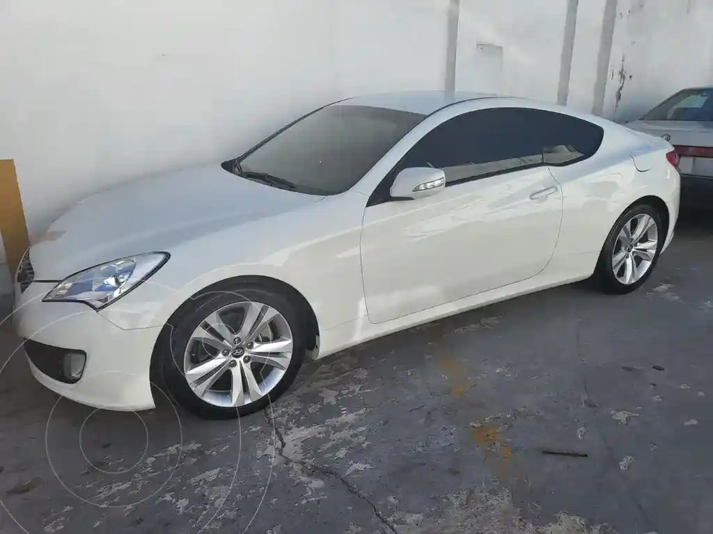 Hyundai Genesis Coupé 2.0 T  2010 - foto 1