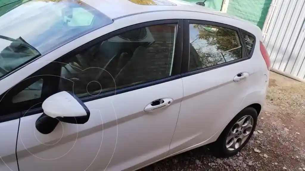 Ford Fiesta Kinetic Titanium  2012 - foto 4