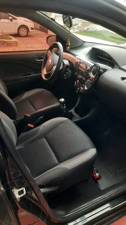 Toyota Etios Hatchback Xs 2016/17  2016 - foto 4