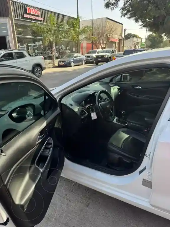 Chevrolet Cruze 5 Lt  2022 - foto 3