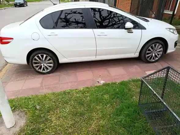 Peugeot 408 Allure Pack 1.6 Hdi  2019 - foto 2