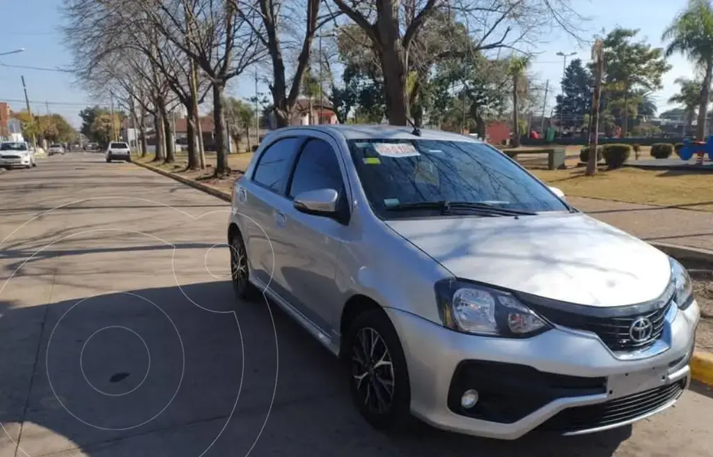 Toyota Etios Hatchback Platinum (1496 Cc) 2018 - foto 2
