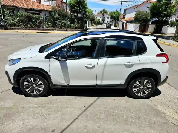Peugeot 2008 Feline 2021 - foto 1