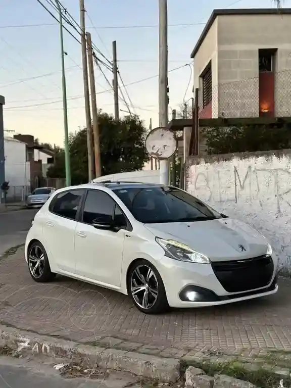 Peugeot 208 GT 1.6 THP 2019 - foto 1