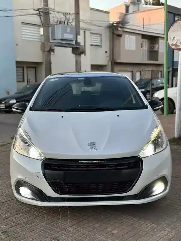 Peugeot 208 Gt 1.6 Thp  2019 - foto 2