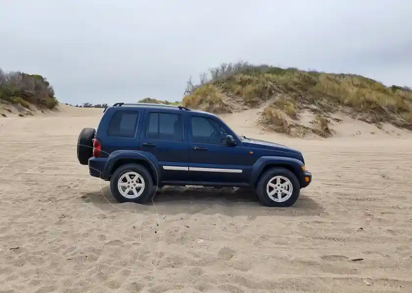 Jeep Cherokee Limited 3.7 Aut  2006 - foto 2