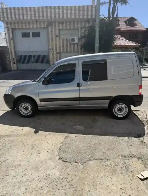 Peugeot Partner Furgón Confort 1.6 Hdi  2024 - foto 3