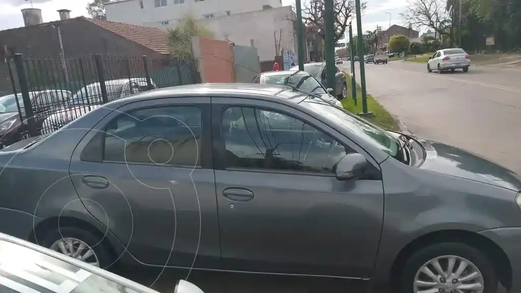 Toyota Etios Sedán Xls  2016 - foto 2