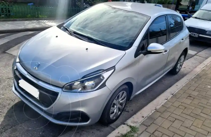Peugeot 208 Active 1.6  2019 - foto 1