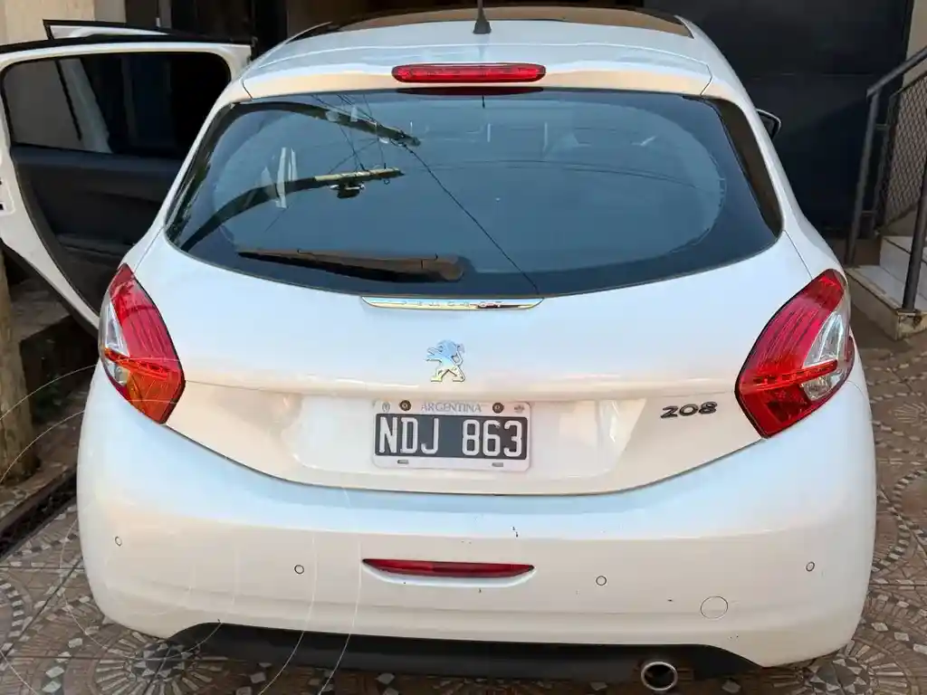 Peugeot 208 Feline 1.6  2013 - foto 2