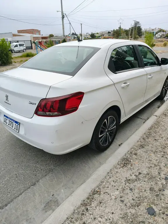 Peugeot 301 Allure 1.6 Plus (1587 Cc) 2018 - foto 3