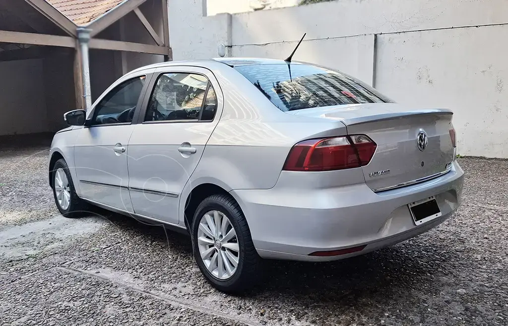 Volkswagen Voyage 1.6 Highline (1599 Cc) 2015 - foto 3