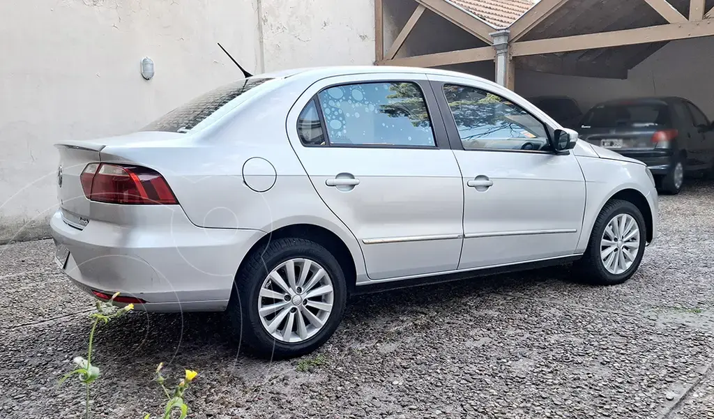 Volkswagen Voyage 1.6 Highline (1599 Cc) 2015 - foto 5