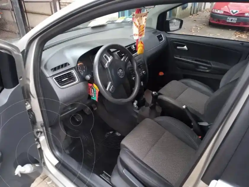 Volkswagen Suran 1.6 Trendline  2012 - foto 5