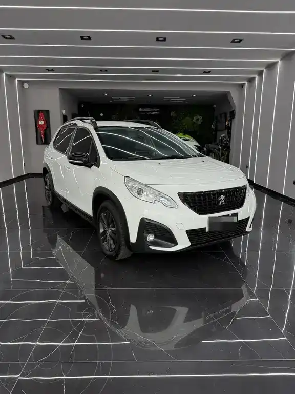 Peugeot 2008 Allure Aut 2020 - foto 1