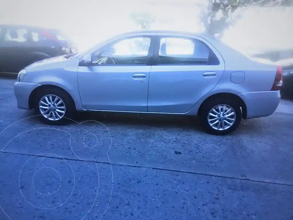 Toyota Etios Sedán Xls  2015 - foto 4