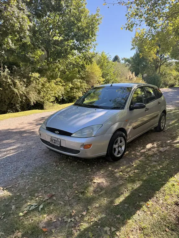 Ford Focus 5P 1.8L Ambiente (1796 Cc) 2003 - foto 2