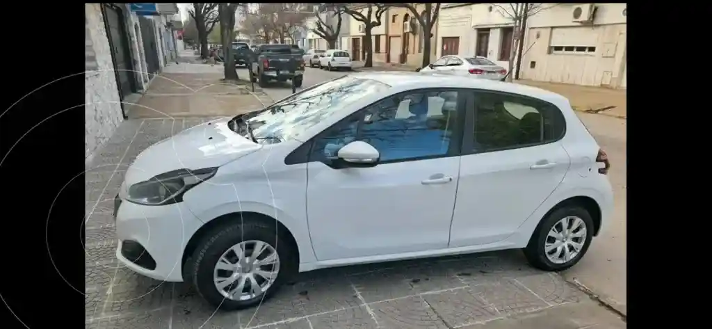 Peugeot 208 Active 1.6  2017 - foto 2