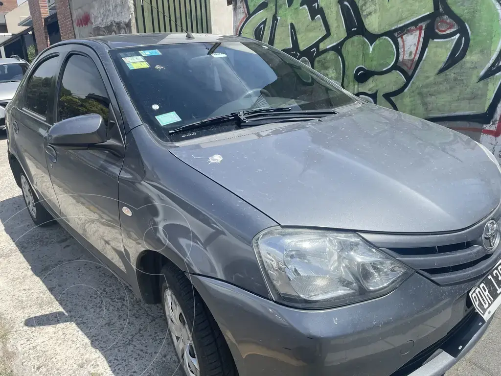 Toyota Etios Sedán Xs (1496 Cc) 2015 - foto 2
