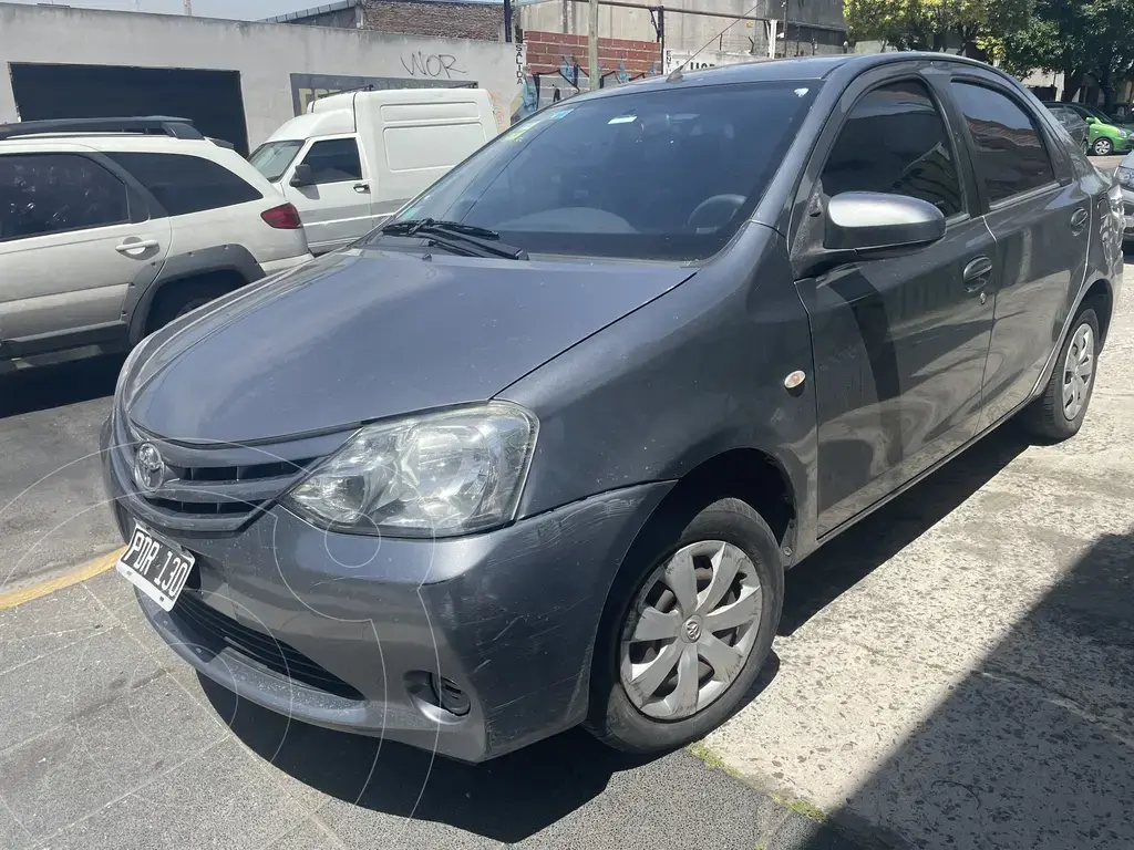 Toyota Etios Sedán Xs (1496 Cc) 2015 - foto 3