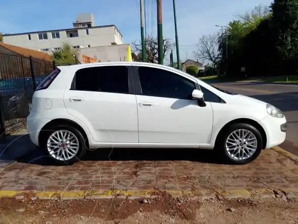 Fiat Punto 5P 1.6 Essence  2014 - foto 3