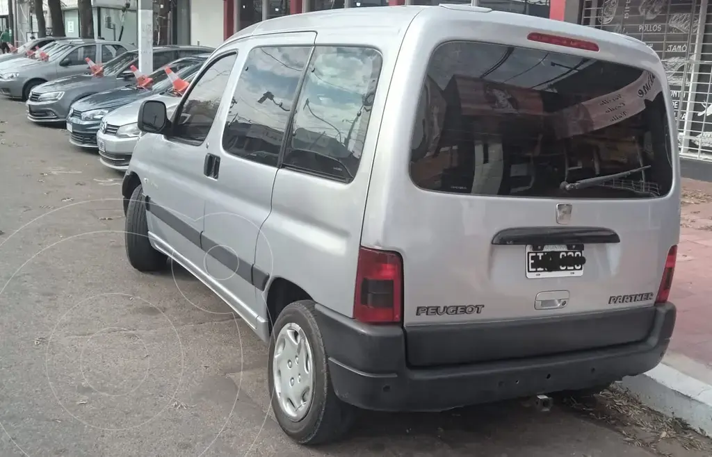 Peugeot Partner Furgón Confort 1.4 (1360 Cc) 2004 - foto 2