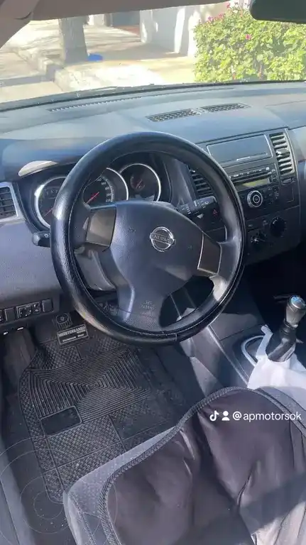Nissan Tiida Visia  2010 - foto 4