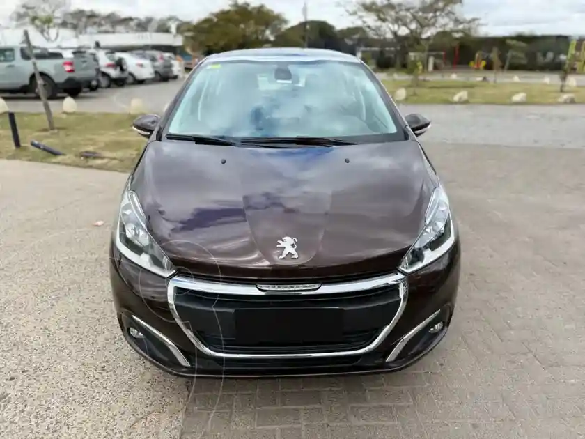 Peugeot 208 Feline 1.6  2019 - foto 2