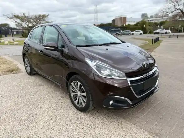 Peugeot 208 Feline 1.6  2019 - foto 3