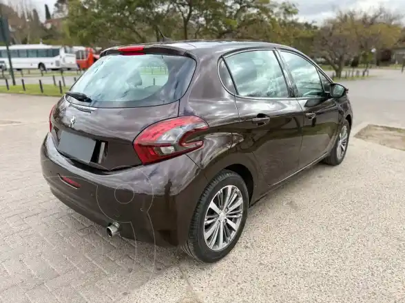 Peugeot 208 Feline 1.6  2019 - foto 4