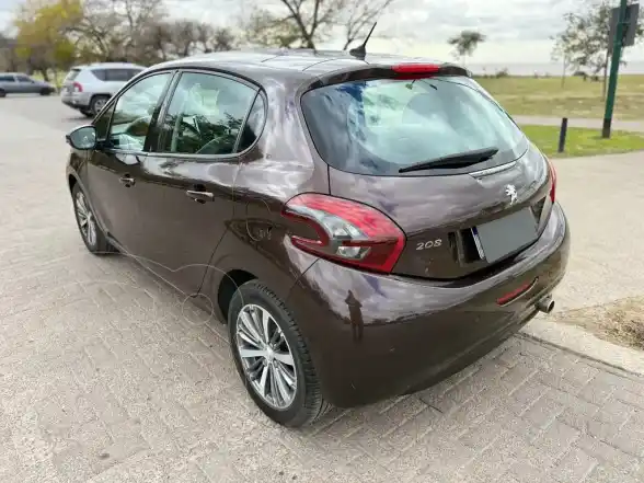 Peugeot 208 Feline 1.6  2019 - foto 5
