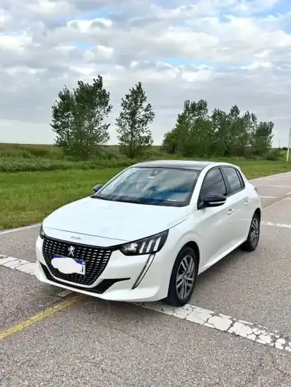 Peugeot 208 Feline 1.6 Tiptronic  2022 - foto 1