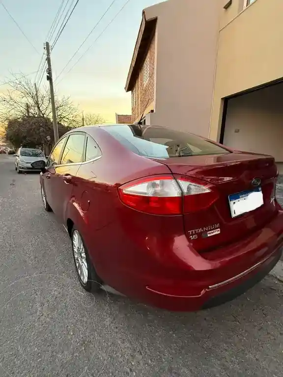 Ford Fiesta Kinetic Titanium  2016 - foto 5
