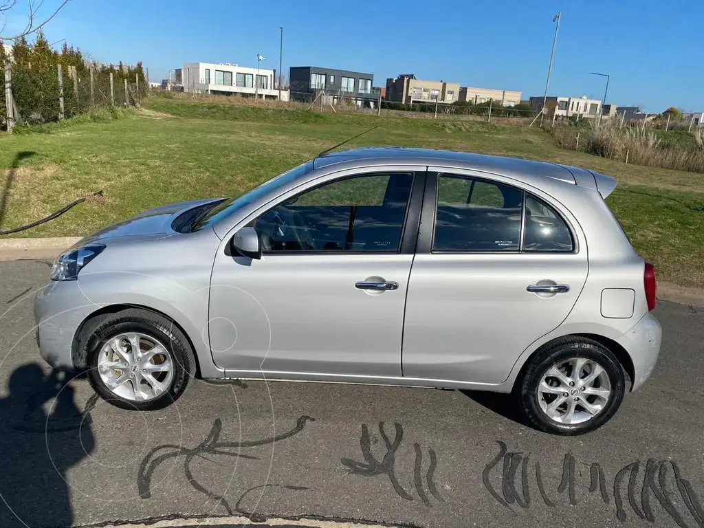 Nissan March Advance Media Tech (1598 Cc) 2015 - foto 2