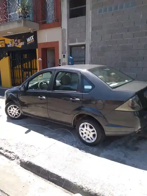 Ford Fiesta Max Ambiente  2011 - foto 3