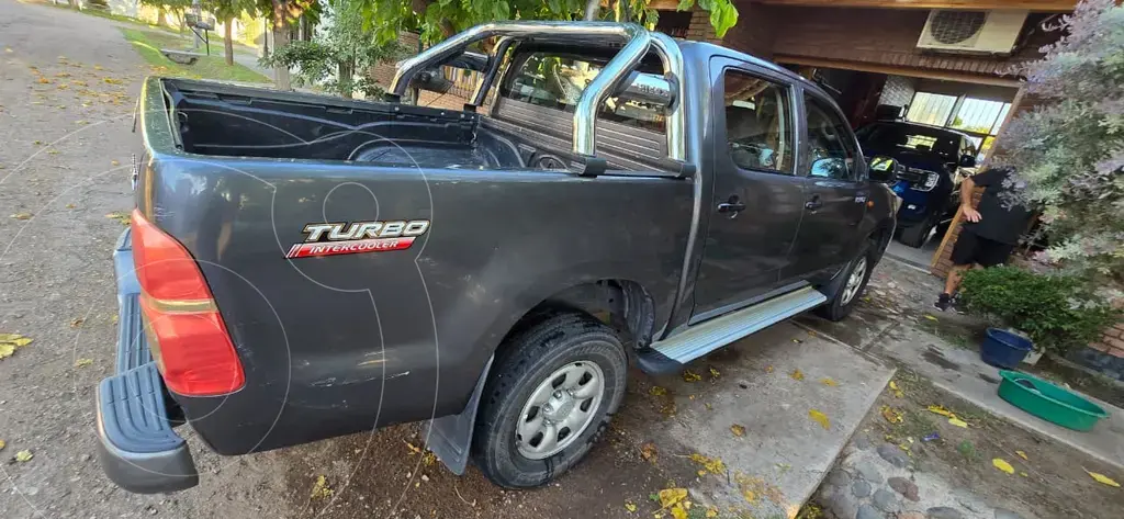Toyota Hilux 4X2 Cabina Doble Srx 2.8 Tdi (2755 Cc) 2013 - foto 3
