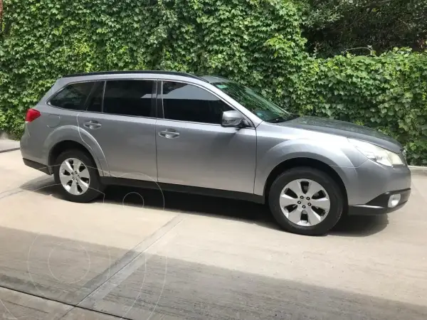 Subaru Outback 2010 - foto 1