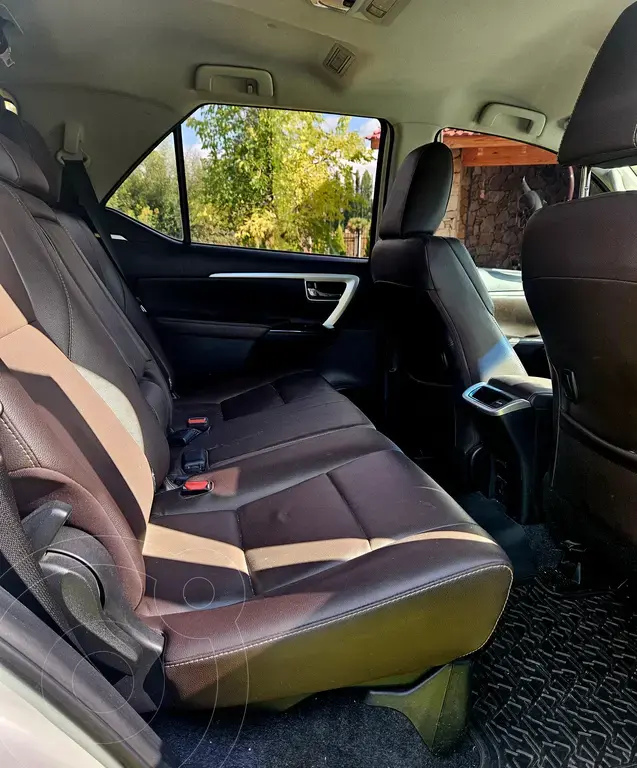 Toyota Sw4 Gr-S 2.8 Tdi 7A Aut (2755 Cc) 2018 - foto 3