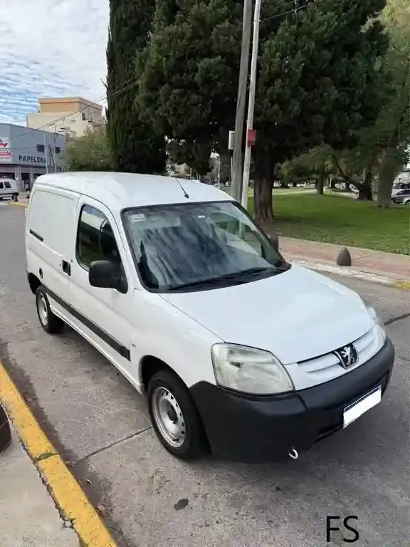Peugeot Partner Furgón Confort 1.6  2020 - foto 1