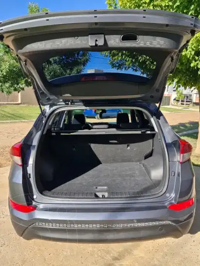 Hyundai Tucson Gl 4X2 2.0 Aut  2017 - foto 3