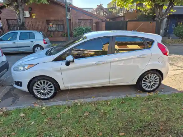 Ford Fiesta  5P Titanium Kinetic Design  2017 - foto 5