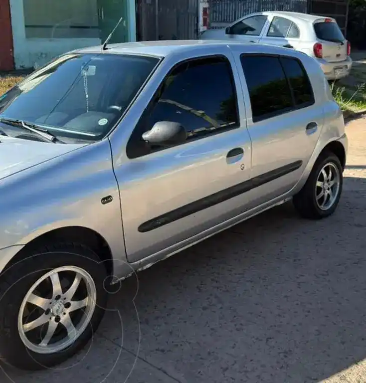 Renault Clio 5P 1.2 Pack Plus  2011 - foto 2