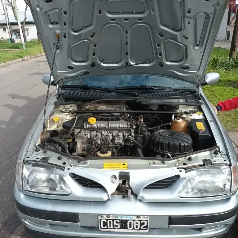 Renault Mégane Tric 2.0 Rxe (1998 Cc) 1999 - foto 2