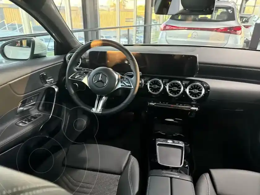 Mercedes-Benz Clase A Hatchback 200 Progressive Aut  2026 - foto 5