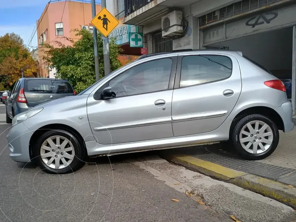 Peugeot 207 Compact 1.6 Xt 5P (1587 Cc) 2012 - foto 4