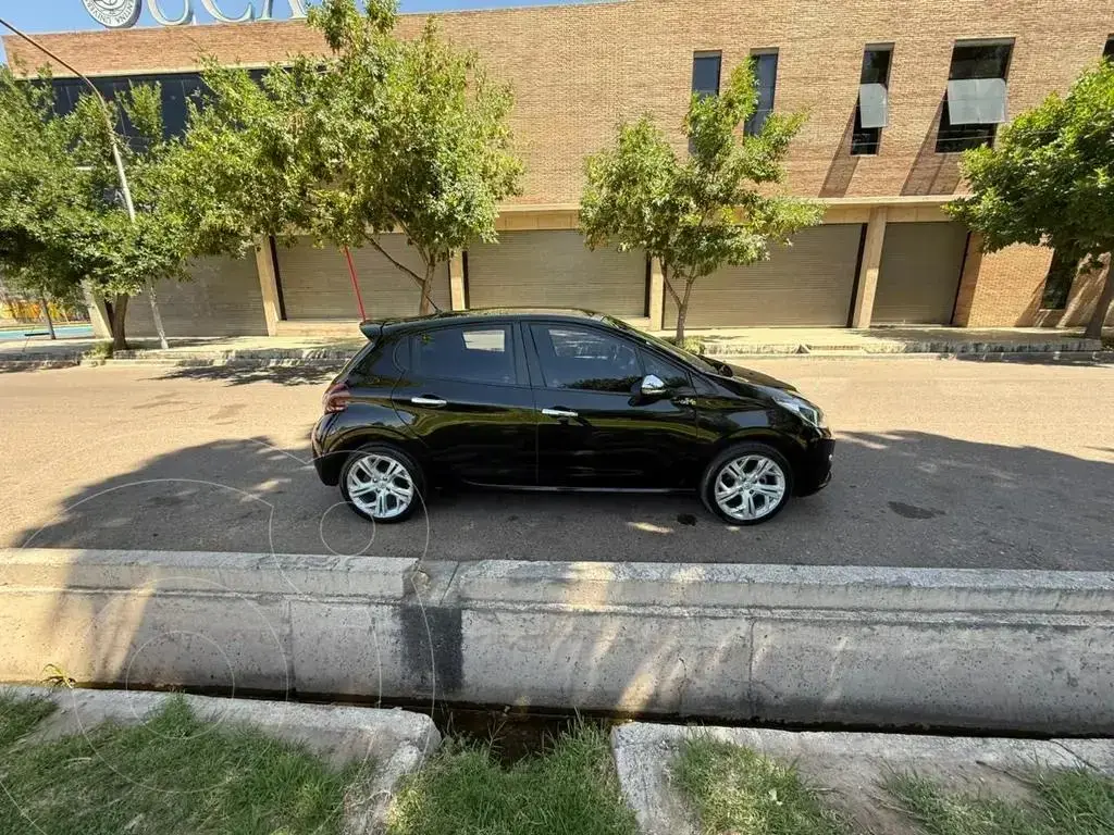 Peugeot 208 Urban Tech 1.6 Edición Limitada (1587 Cc) 2019 - foto 3